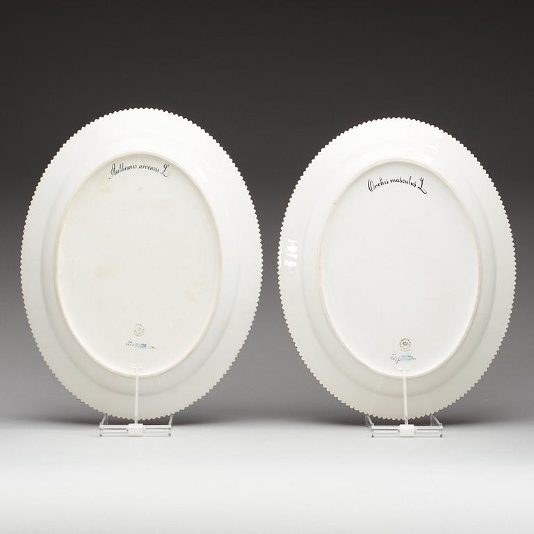 A pair of Royal Copenhagen 'Flora Danica' dishes, Denmark, 20th Century.