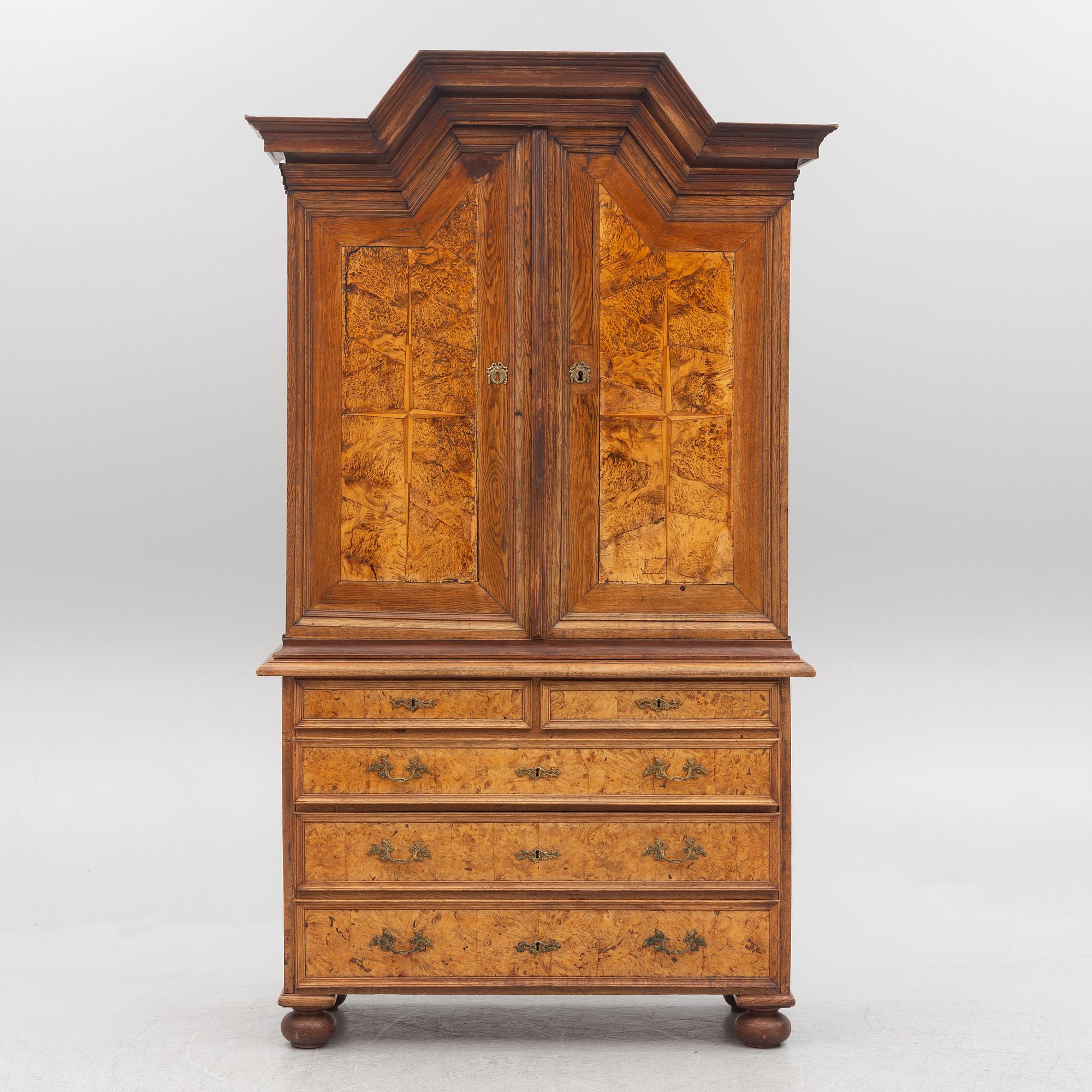 A late Baroque cabinet, first part of the 18th century.