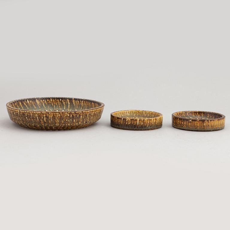 Gunnar Nylund, a set of three stoneware bowls, Rörstrand.