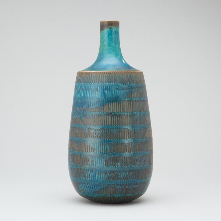 A Stig Lindberg stoneware vase, Gustavsberg Studio 1958-59.