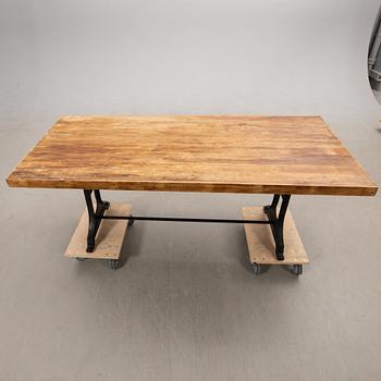 Table modern manufacturing.