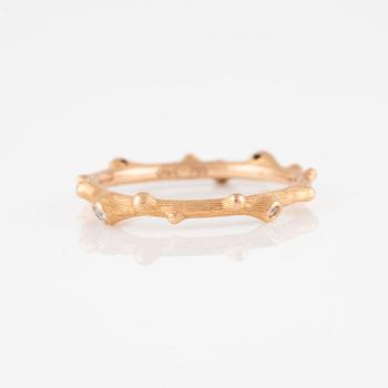 Ole Lynggaard, ring, "Nature", 18K gold with brilliant-cut diamonds.