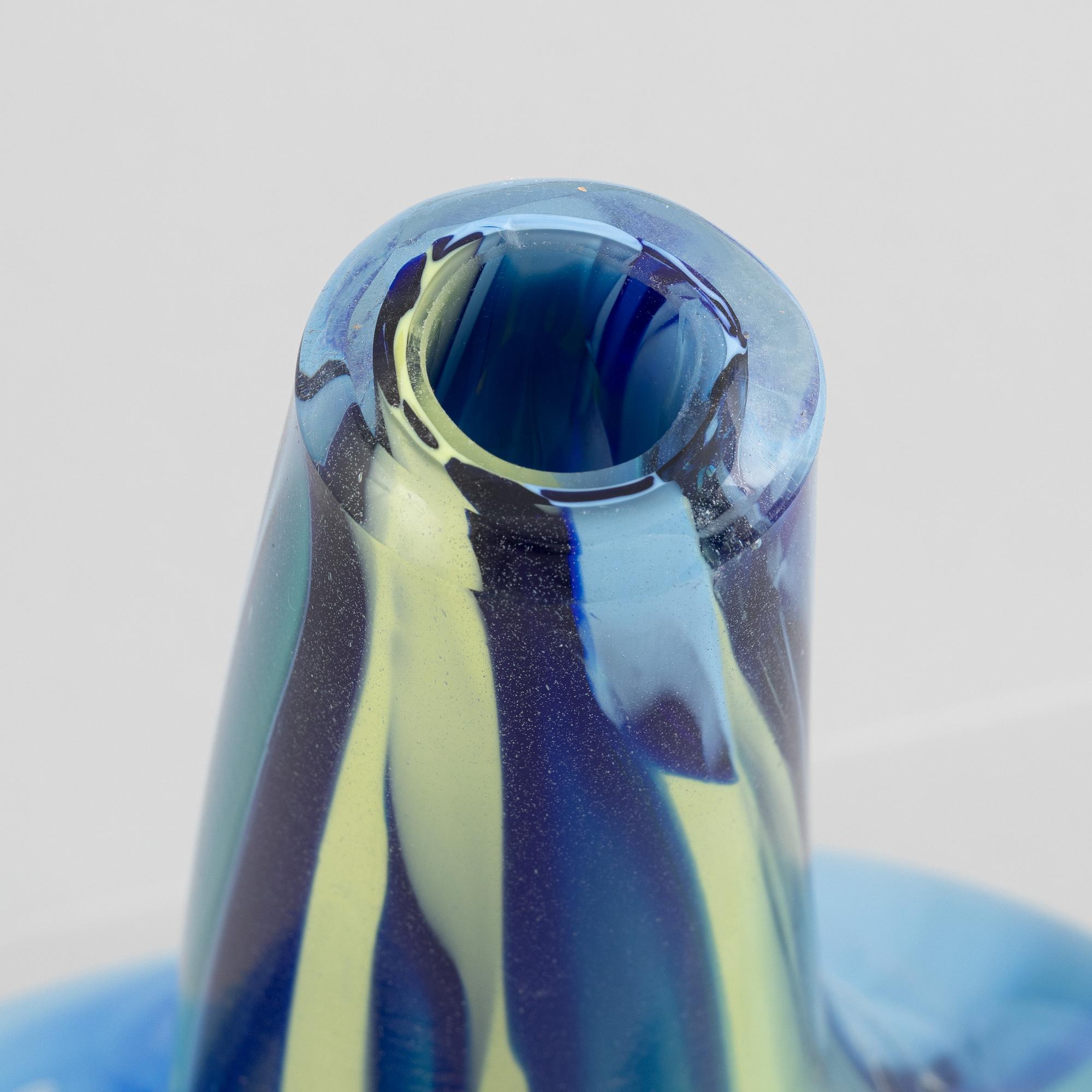 Erik Dietman, a glass sculpture/vase, Cirva 1989.