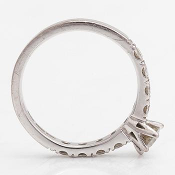 Ring, 18K vitguld med briljantslipade diamanter ca 0.57 ct tot. R.Nossenko, Helsingfors 2016. Med sertifikat.