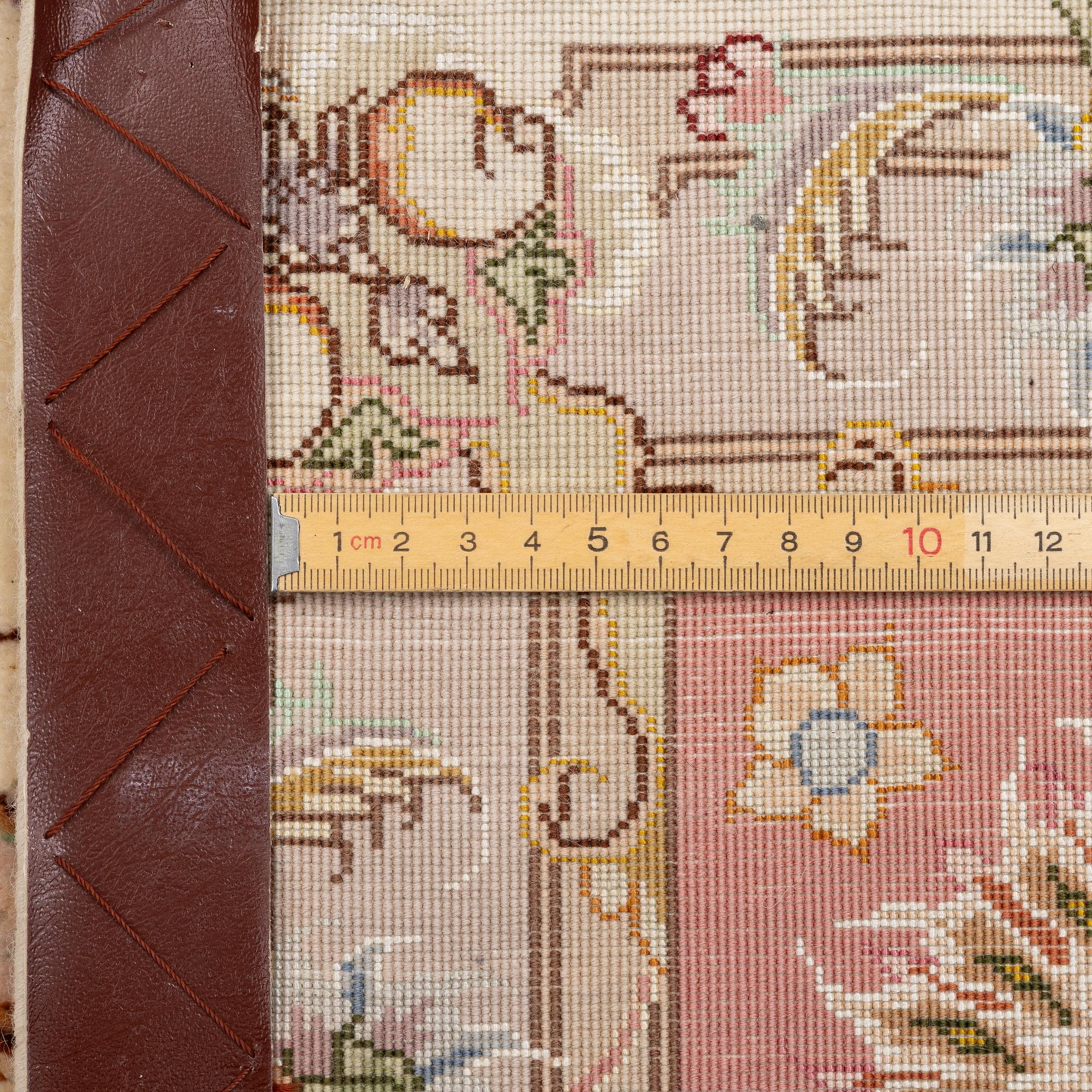 Rug, Tabriz, approx. 305 x 203 cm.