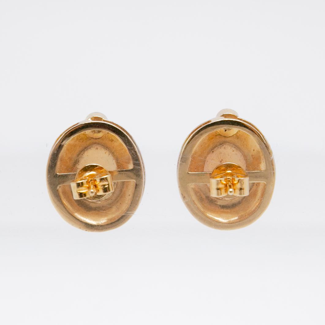 Earrings, 18k gold with opals and brilliant-cut diamonds.