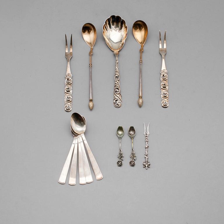 BESTICK, 13 delar, silver, olika modeller, 1900-tal. Vikt ca 220 gram.