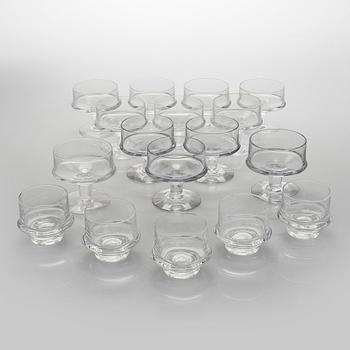Tapio Wirkkala, A set of 12 dessertbowls and 5 drinking glasses 'Marski' for Iittala, second half of the 20th century.