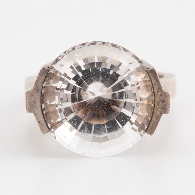 Wiwen Nilsson, ring med fasettslipad bergkristall, Lund, 1966, sterling silver.
