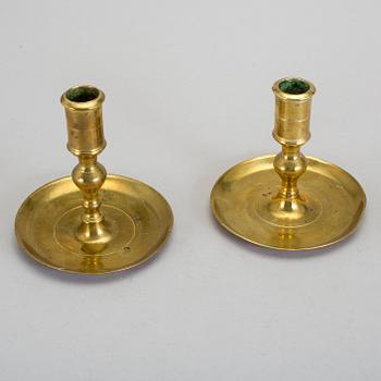 LJUSSTAKAR, ett par snarlika, 1800-talets första hälft.