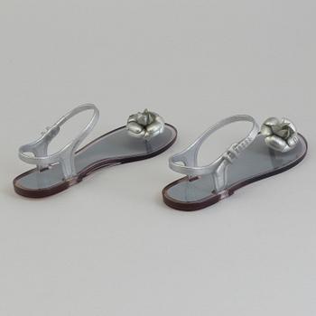 A pair of sandals by Chanel, size 41.