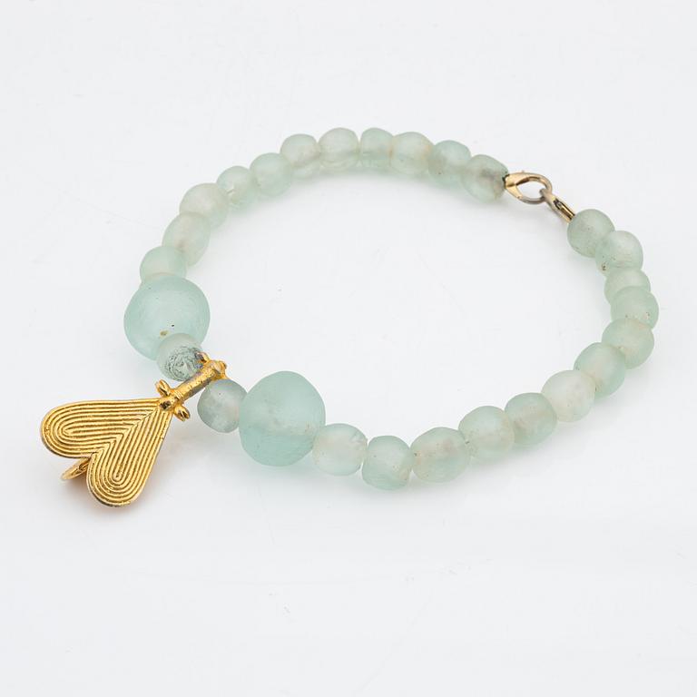 Halsband, inköpt på Firma Svenskt Tenn.