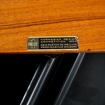 ADOLF RELLING, sybord, "Syklus", Rastad & Relling Tegnekontor, Rasmus Solberg Møbelverksted, Norge, formgiven 1962.