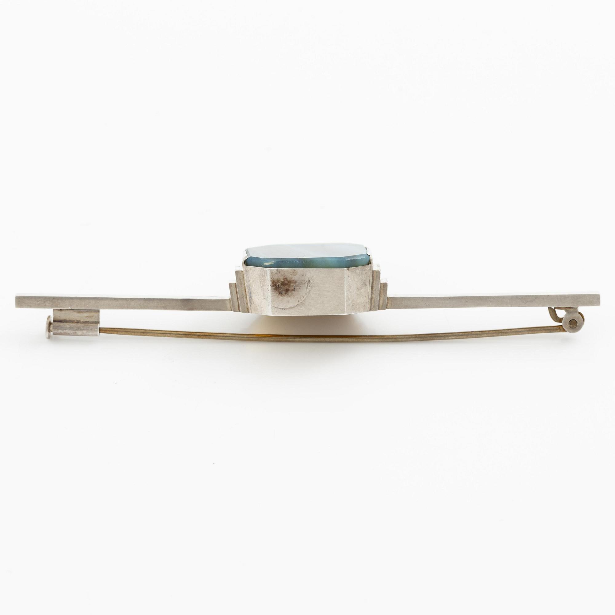 Wiwen Nilsson, a brooch, silver with banded agate, Lund 1941.