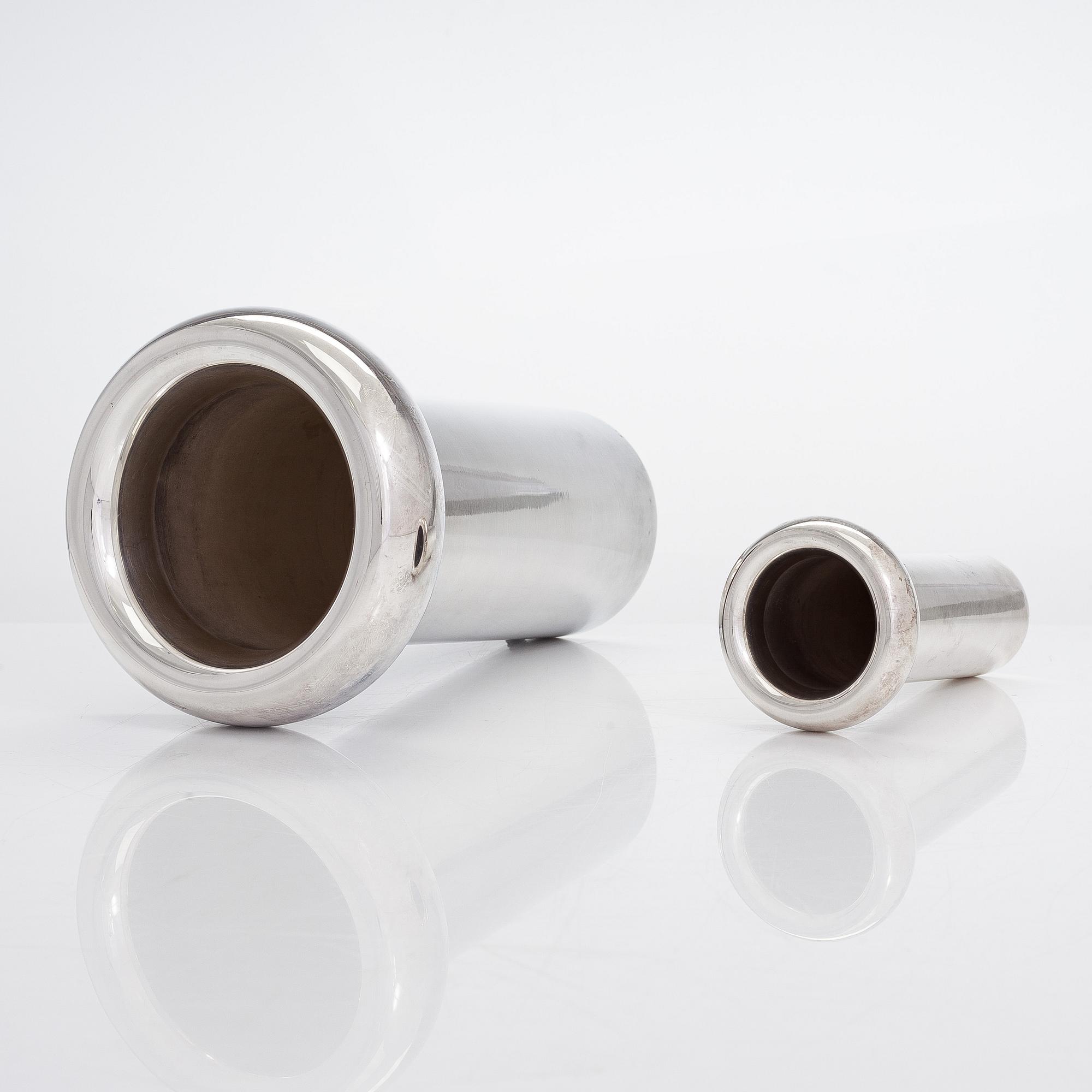 Tapio Wirkkala, vaser, 2 st, sterlingsilver, "Kasvu" (Tillväxt), Kultakeskus, Tavastehus 1990.