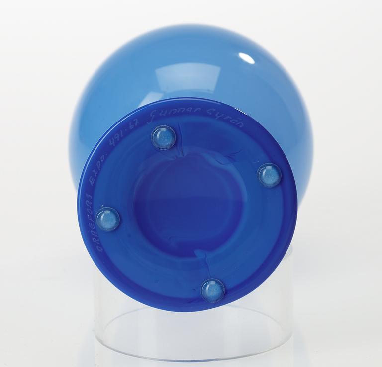 A Gunnar Cyrén glass goblet, Orrefors 1967.