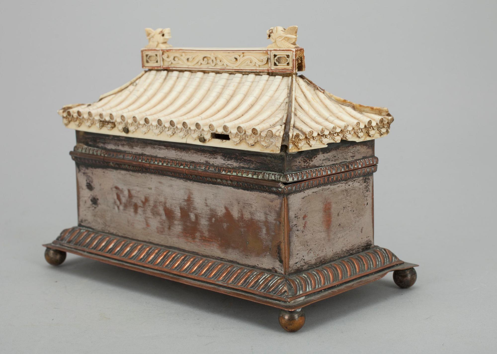 SKRIN, pläter samt ben, Kina/England, 1800-talets första hälft.