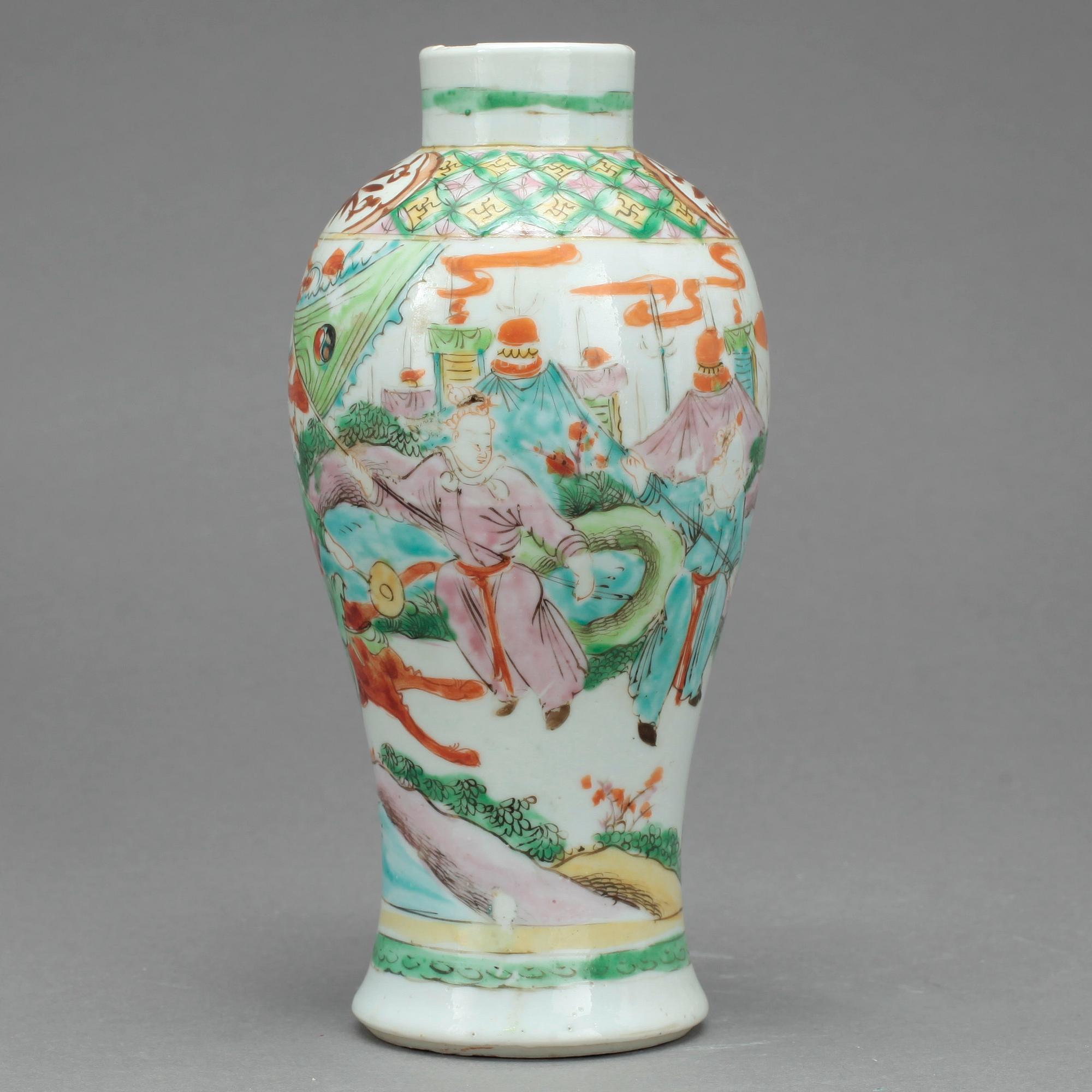 VAS, porslin, Kina 1800/1900-tal.