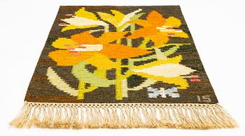 Ingegerd Silow, väggbonad, rölakan, "Liljer", Axeco, signerad IS, 81 x 56 cm.