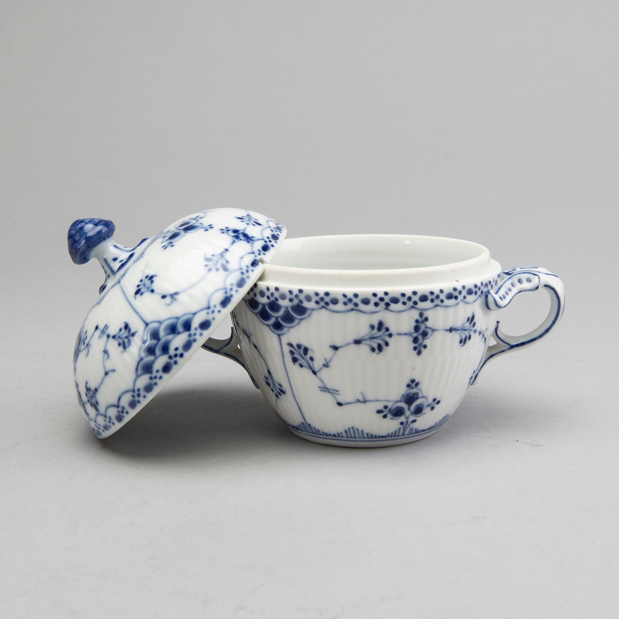 ROYAL COPENHAGEN, kaffeservis, 15 dls Musselmalet halvblond, porslin, första- och andrasortering.