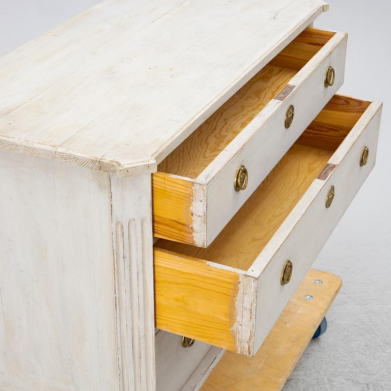 Chest of drawers, circa 1900, Gustavian style.