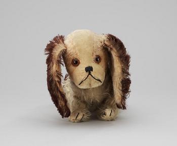 A German Steiff spaniel, 1926-34.