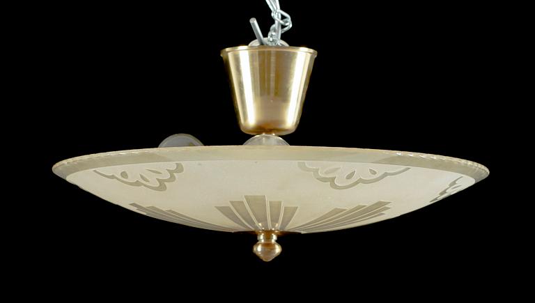 TAKPLAFOND, råglasskiva, 1900-talets första hälft. Höjd ca 20 cm.