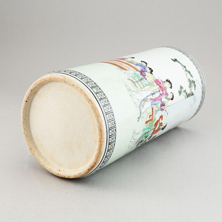 Paraplyställ, porslin. Kina, 1900-tal.