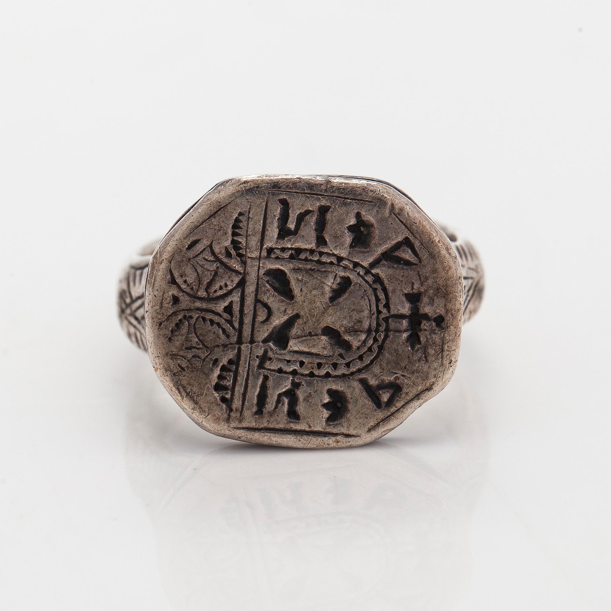 Merchant's ring, silver, 16th century.