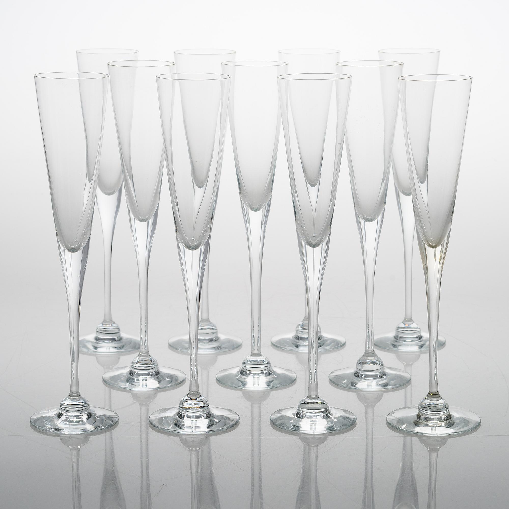 HEIKKI ORVOLA, A 51-piece set of 'Aurora' glassware for Iittala.
