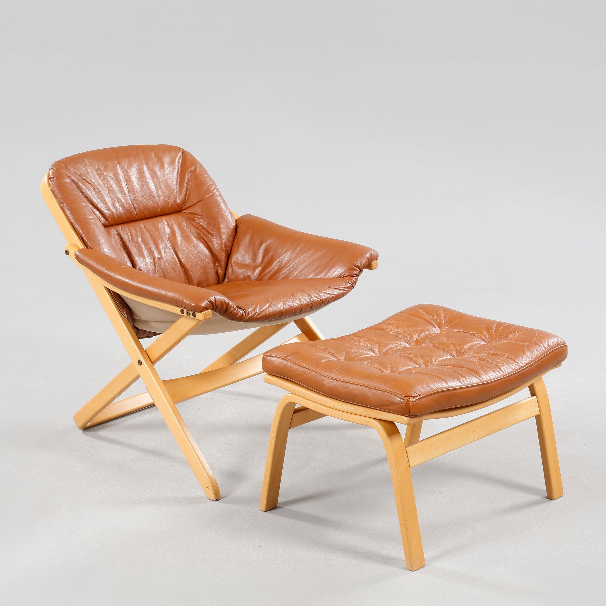 A lounge chair with foot stool from Göte Möbler in Nässjö, second half of the 20th century.
