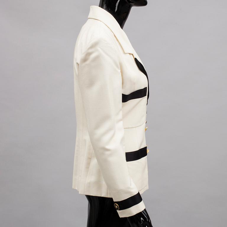 KAVAJ, Chanel.