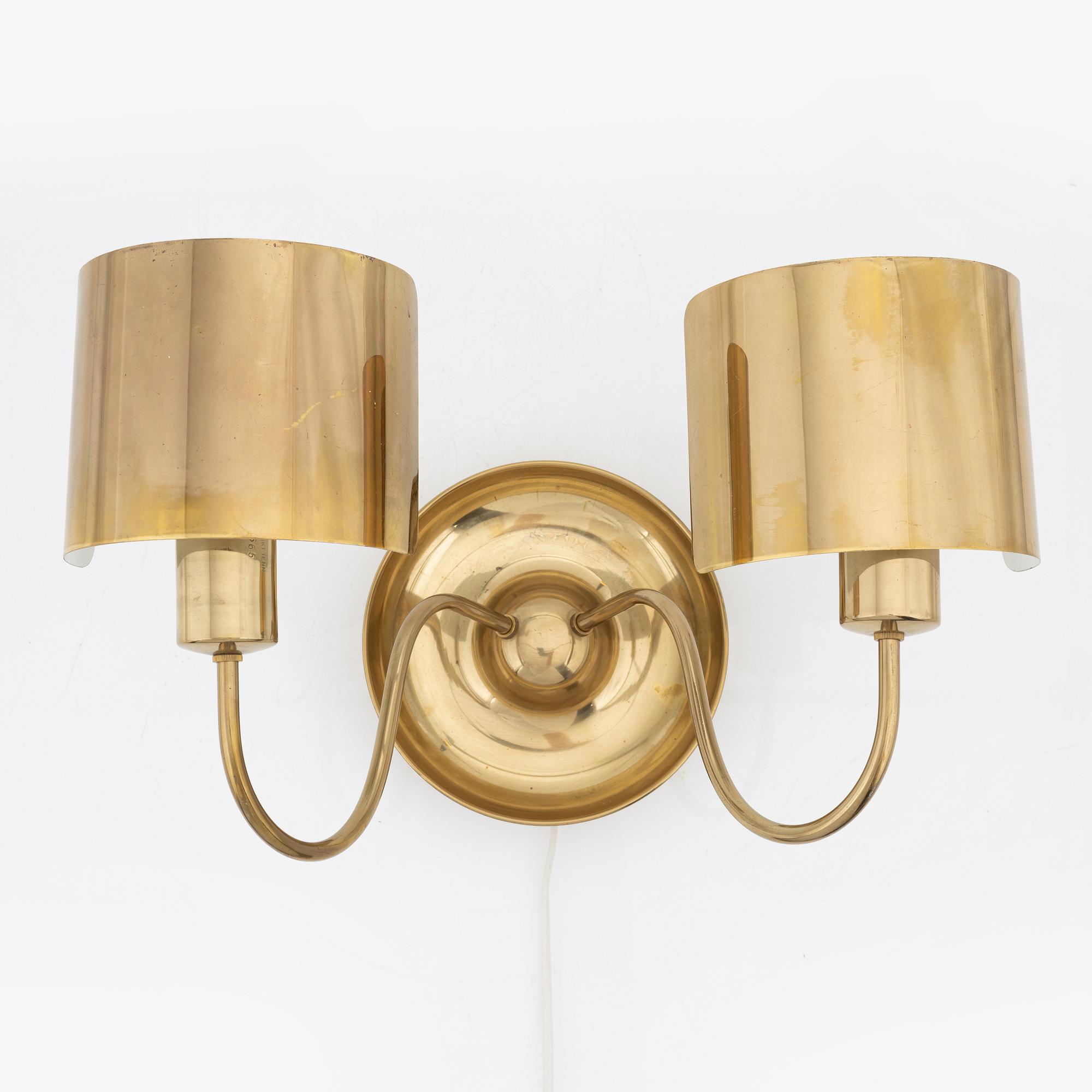 Josef Frank, a model '2365' brass wall light, Firma Svenskt Tenn.