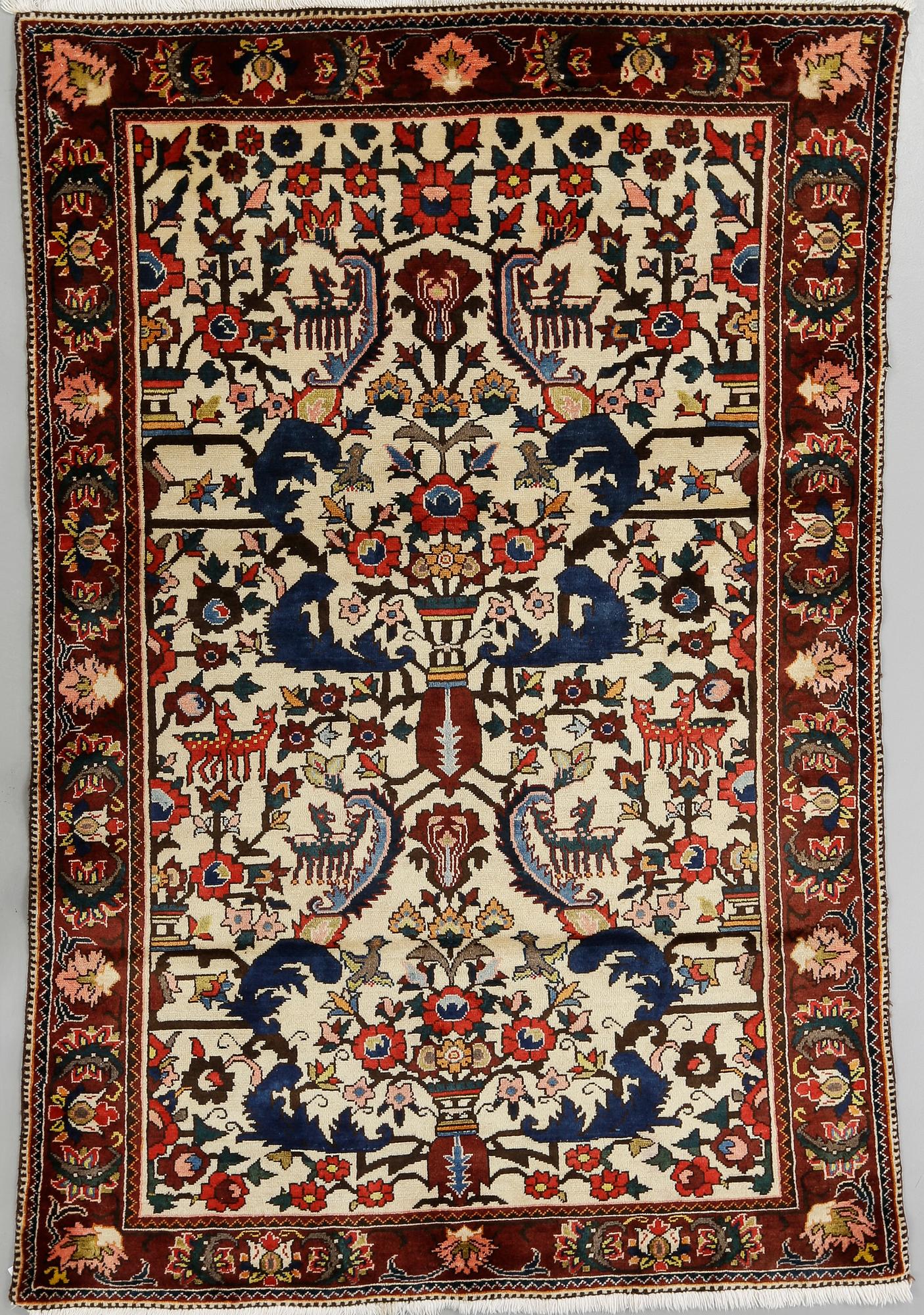MATTA, Bakthiari. Ca 208x133 cm.