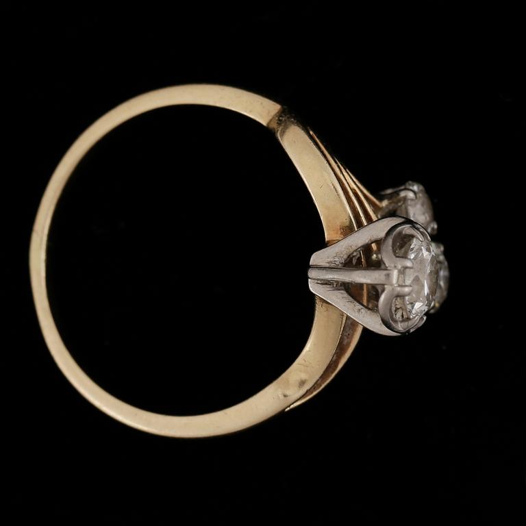 RING, 14k guld med gammalslipade diamanter tot ca1,12ct. Vikt ca4g.