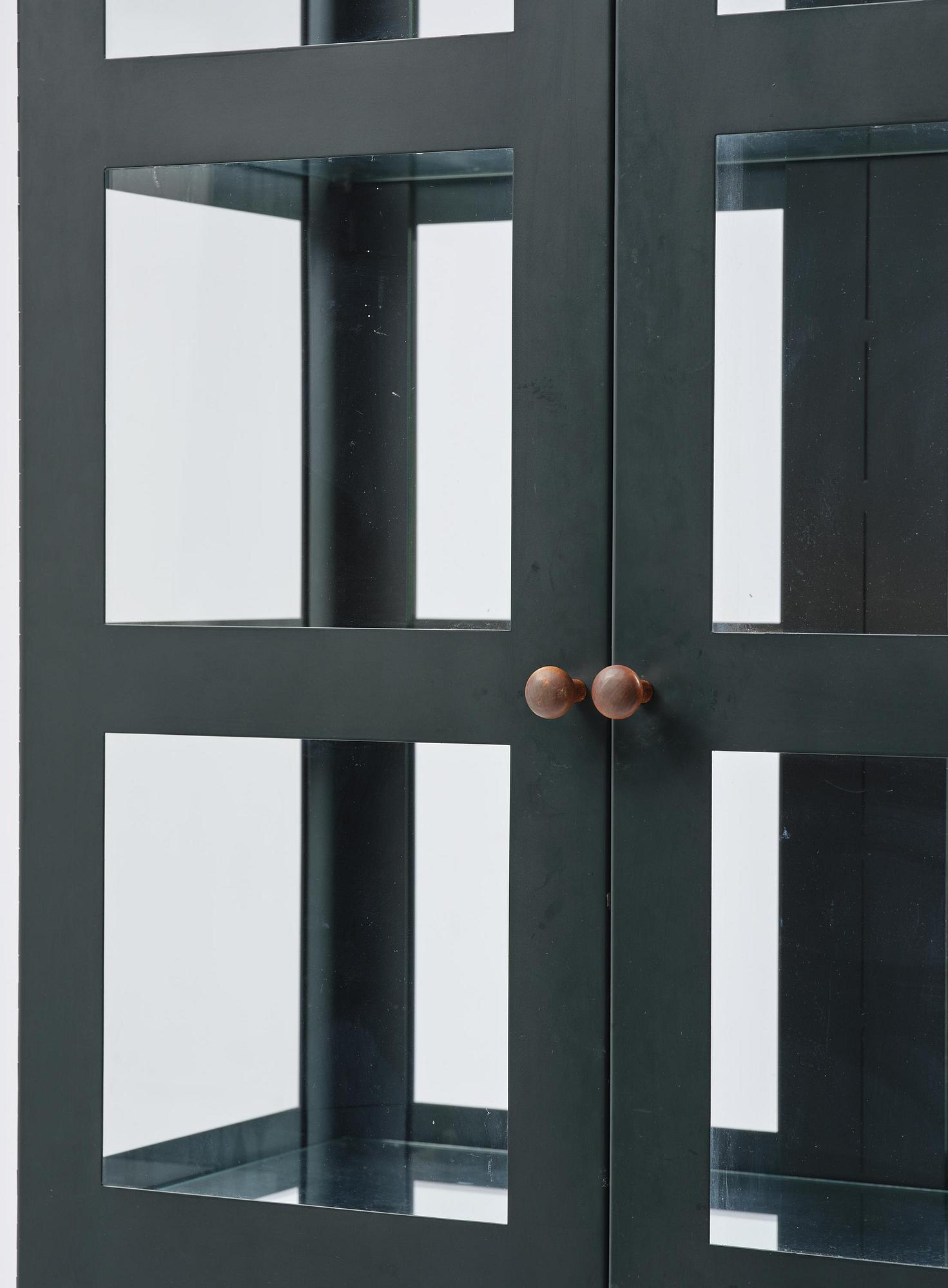 Johanna Lagercrantz, skåp, "Parad", ed. 43/55, Lammhults, efter 1990.