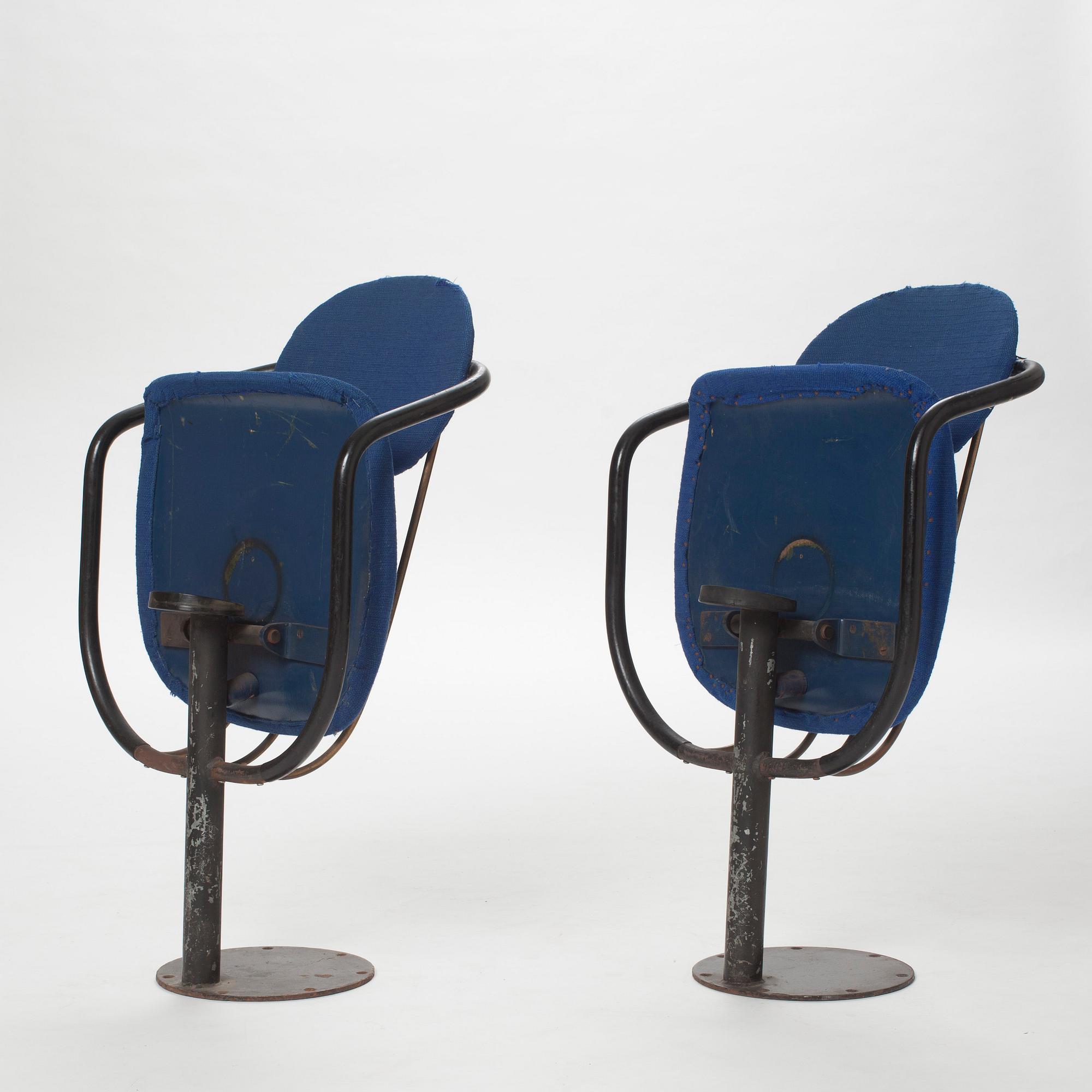 TEATERSTOLAR, ett par, Poul Henningsen för Andreas Christensen, 1959.