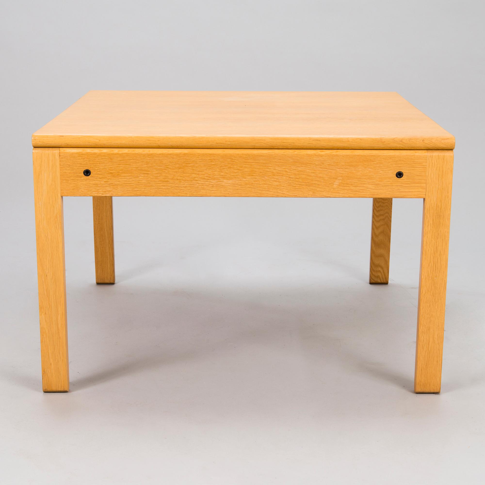 YRJÖ KUKKAPURO, sohvapöytä, malli Ateljee 705, Haimi/Avarte 1900-luvun loppu.