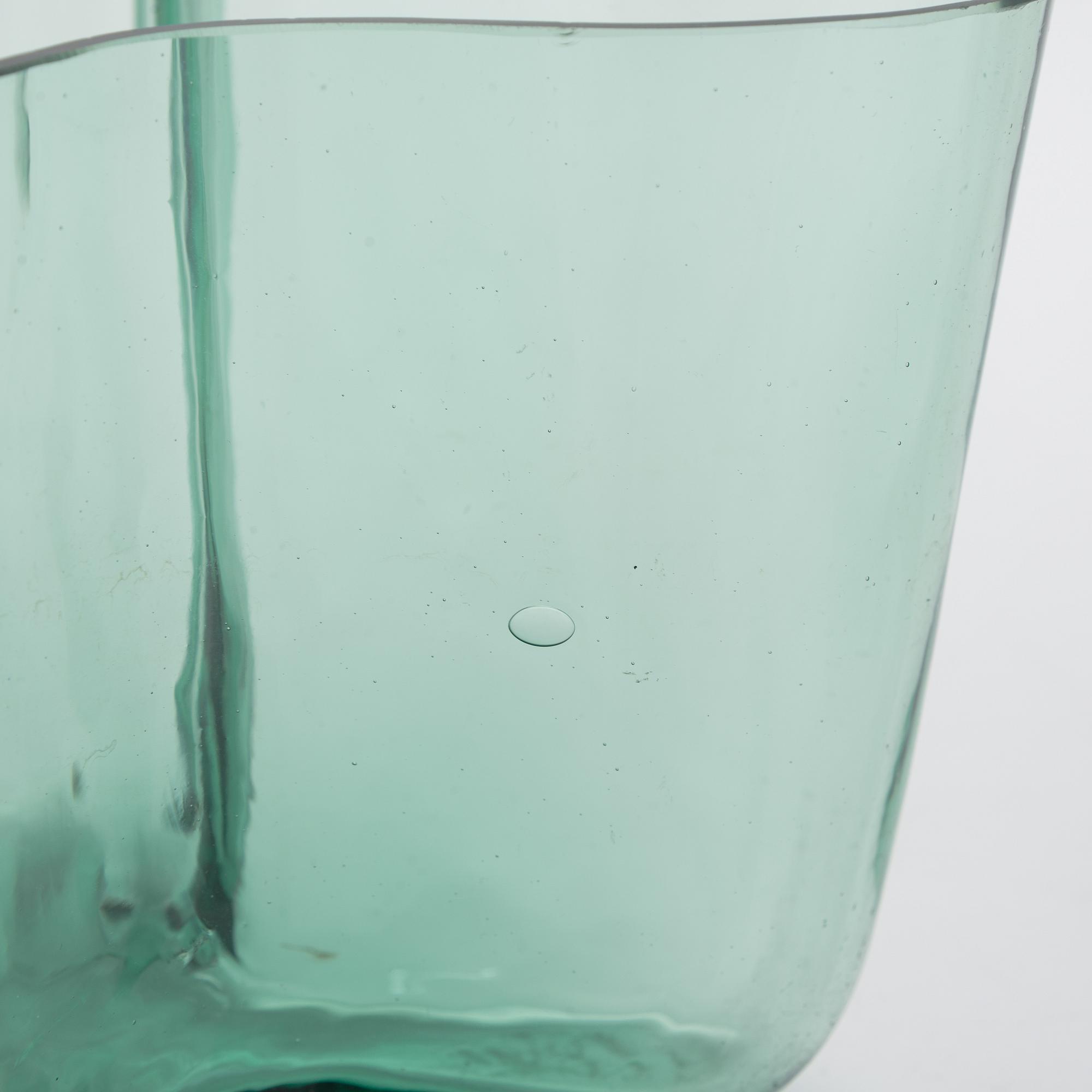 Alvar Aalto, A '9750' vase Karhula Glassworks in production 1937-1949.