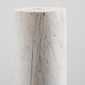 A late Gustavian marble column.