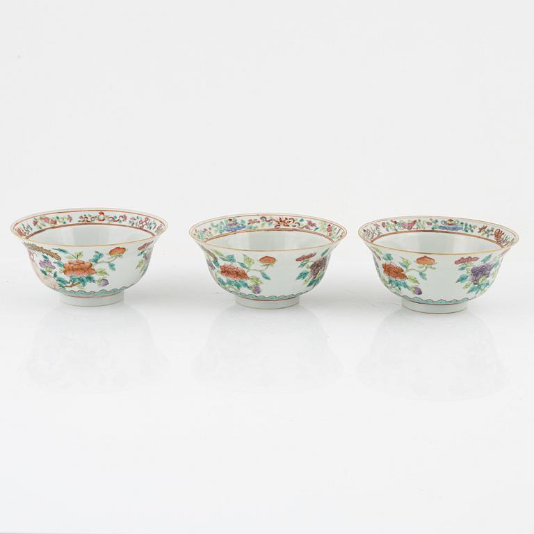 A set of three Chinese bowls, late Qing dynasty/early 20th Century.