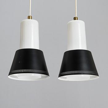 Paavo Tynell, a pair of mid-20th century 'K2 -15' pendant lights for Idman.