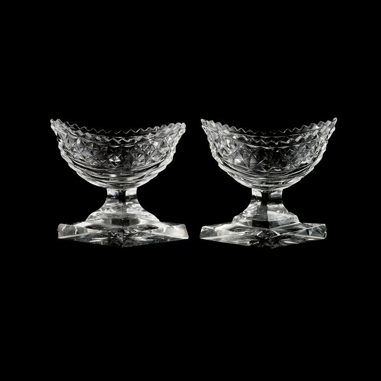SALTKAR, ett par, glas, empire, 1800-talets första hälft.
