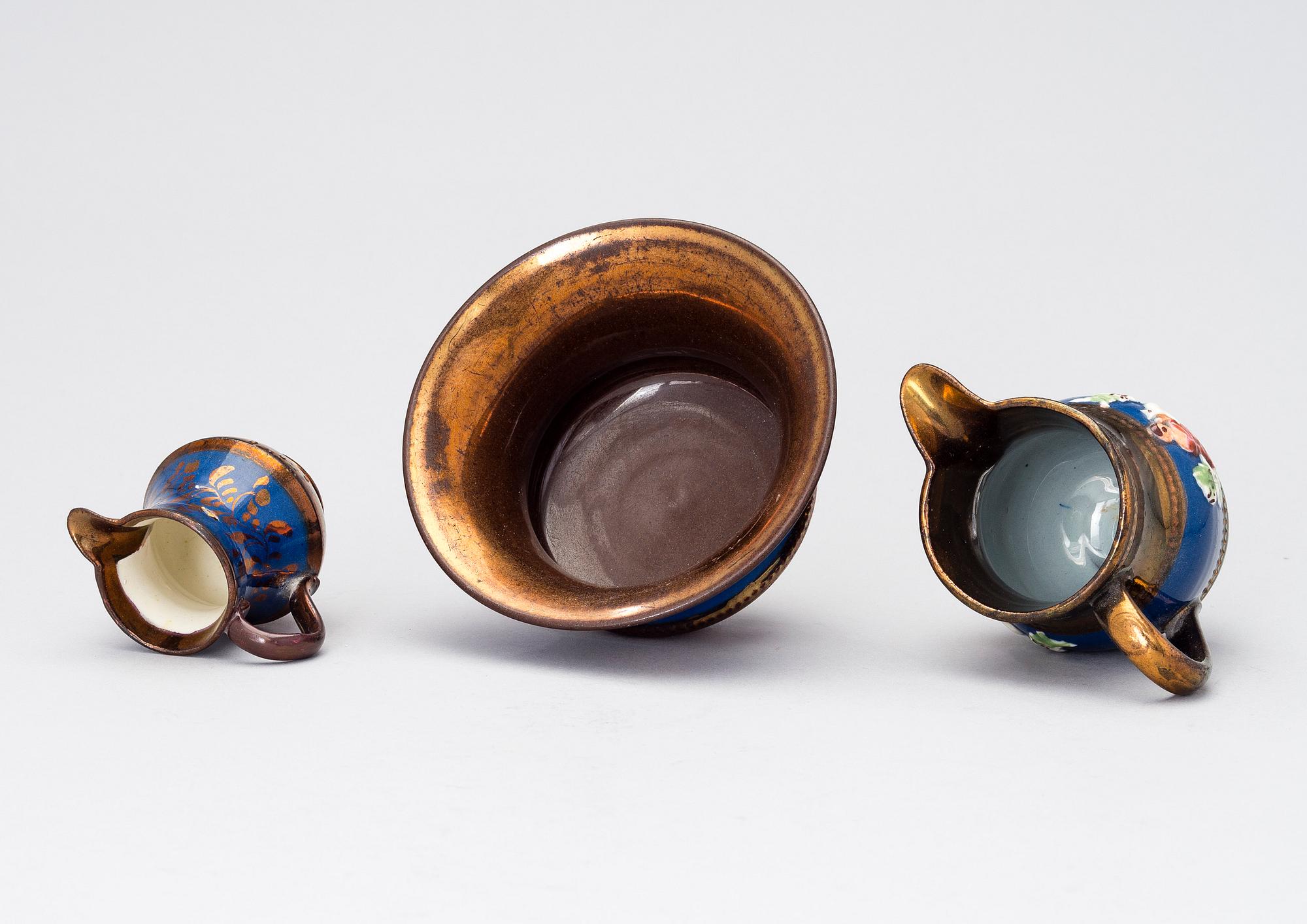 THREE PIECES OF LUSTERWARE, England, middle of the 19th century.