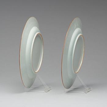 A pair of famille rose export dishes, Qing dynasty, Qianlong (1735-1796).