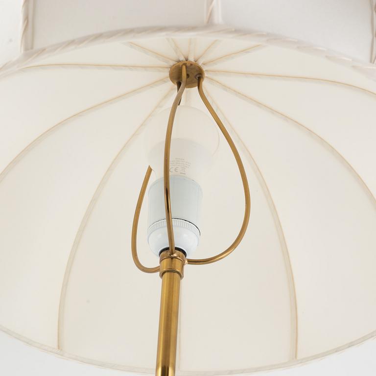 Josef Frank, bordslampa, modell 2466, Firma Svenskt Tenn.