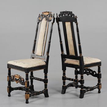 STOLAR, ett par, så kallade kronstolar, barock, 1700-talets första hälft.