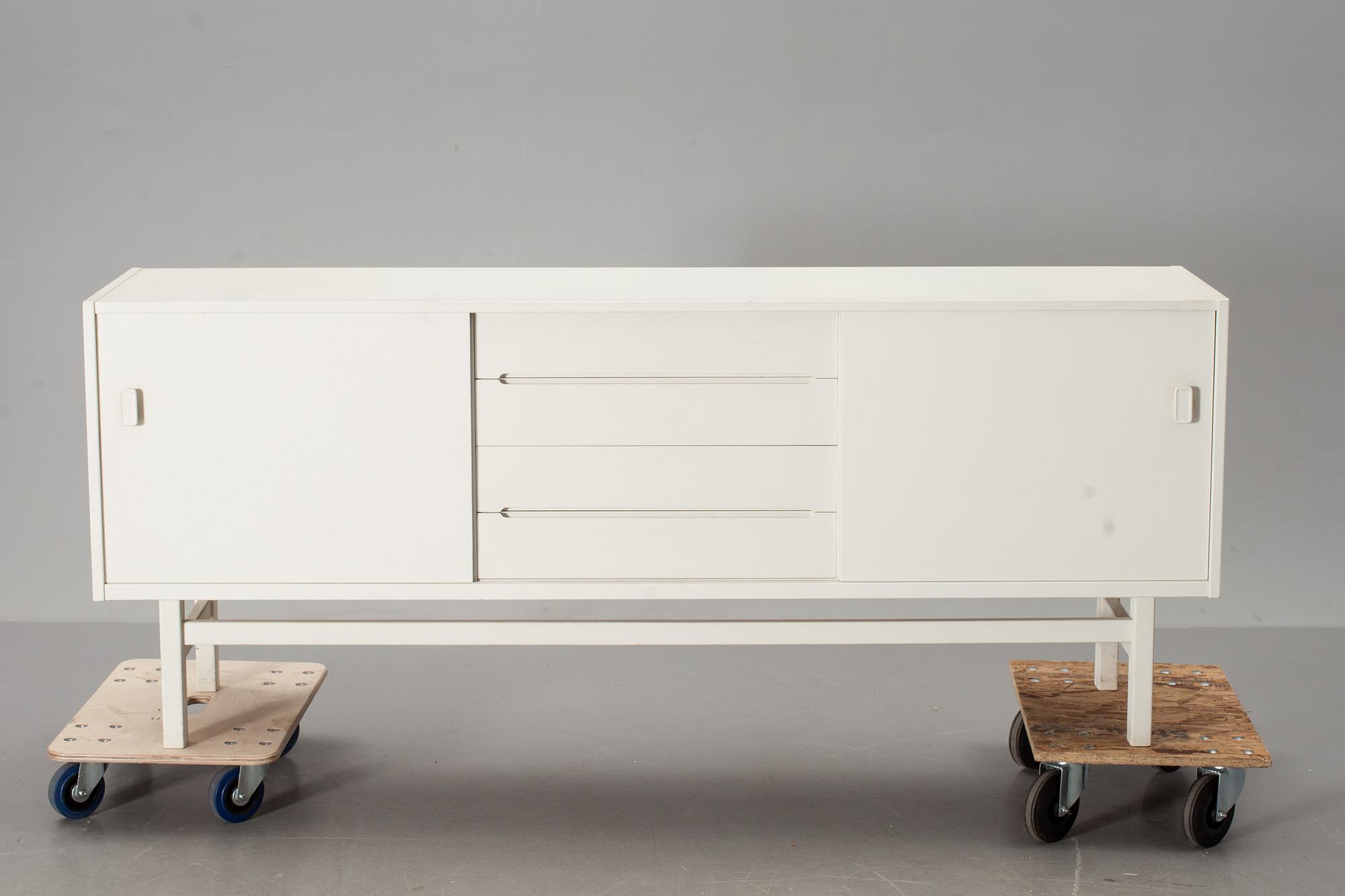 SIDEBOARD, "Arild", Nils Jonsson, Troeds, Bjärnum.