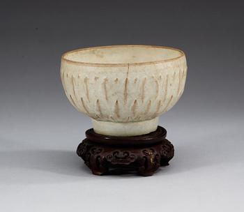 SKÅL, keramik. Song dynastin  (960-1279).