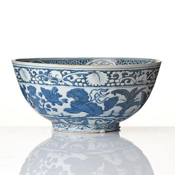 A large blue and white bowl, Ming dynasty (1368-1644). Hall mark to base.